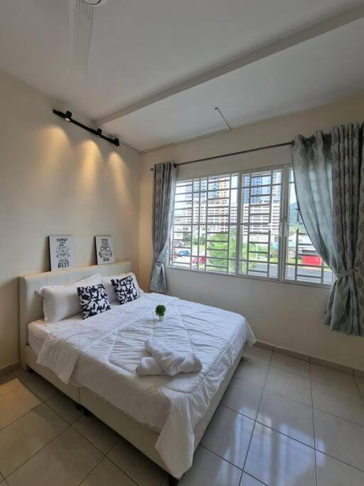 3Storey House 13Pax Family Suite Bayan Lepas Bagian luar foto
