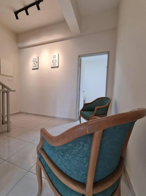 3Storey House 13Pax Family Suite Bayan Lepas Bagian luar foto