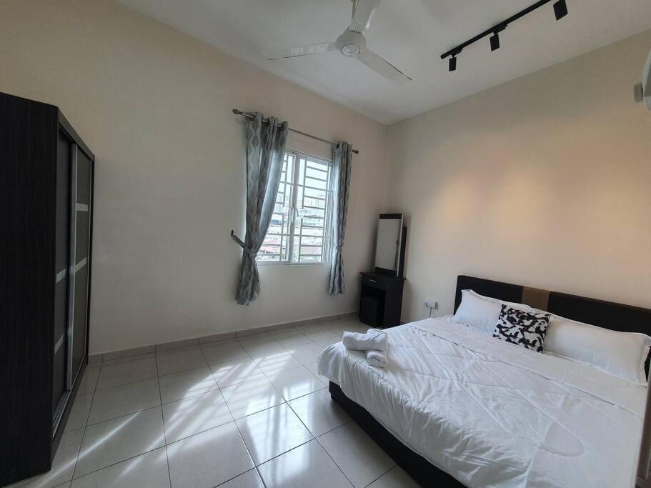 3Storey House 13Pax Family Suite Bayan Lepas Bagian luar foto