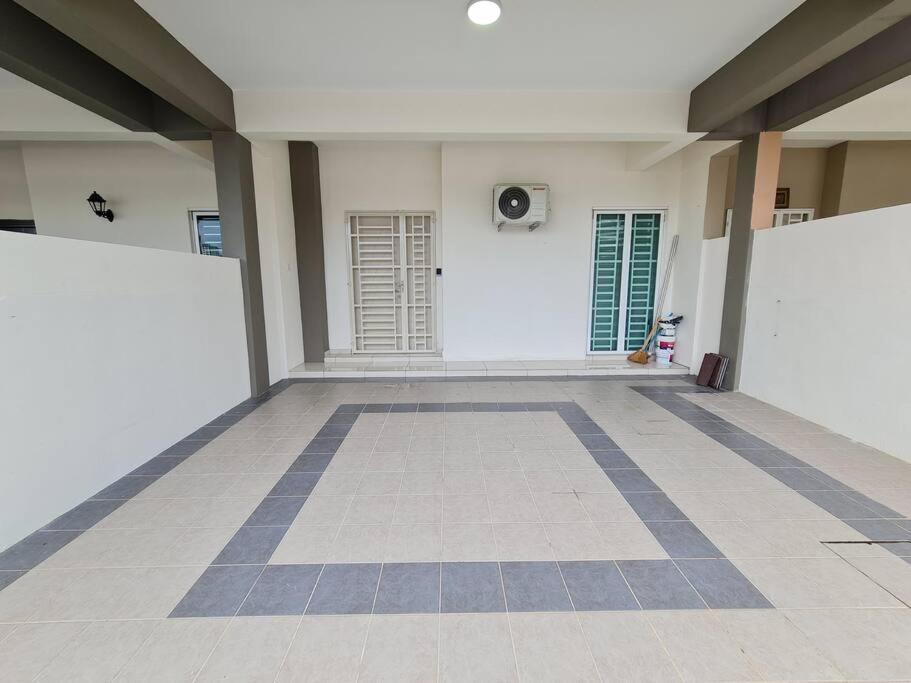 3Storey House 13Pax Family Suite Bayan Lepas Bagian luar foto