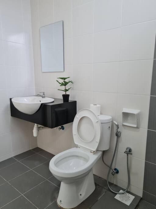 3Storey House 13Pax Family Suite Bayan Lepas Bagian luar foto